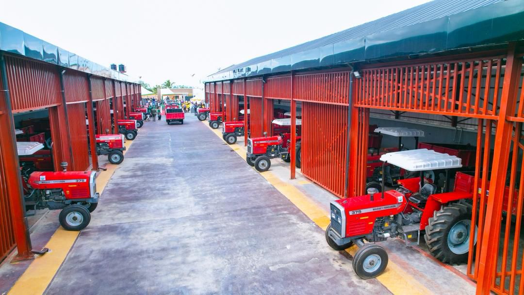 JosephEyo16's tweet photo. This facility is part of a broader agricultural push by Gov. Eno that also includes free food distribution, agricultural input provision, and a monthly work-free Friday for civil servants to farm. This administration is serious about food. https://t.co/YxfiKAyppa