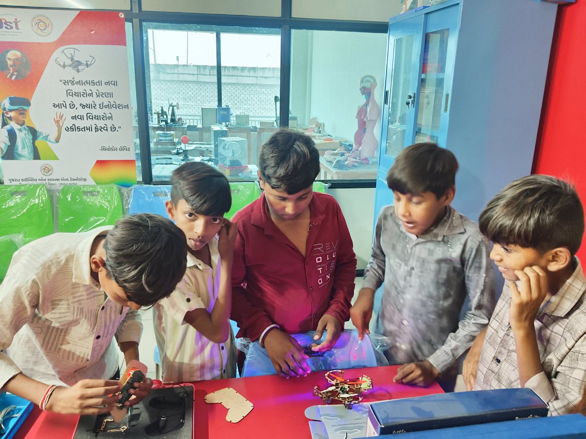 Iplabkheda's tweet photo. Students explored the exciting world of 3D Printing at the Summer Camp hosted by Dr. Kalam CSC, Kheda 🌟
From imagination to creation, young innovators learned how technology can shape the future. 🚀
#SummerCamp #3DPrinter #Innovation #DrKalamCSC #Kheda #StudentExplorer https://t.co/H12XdsskWW