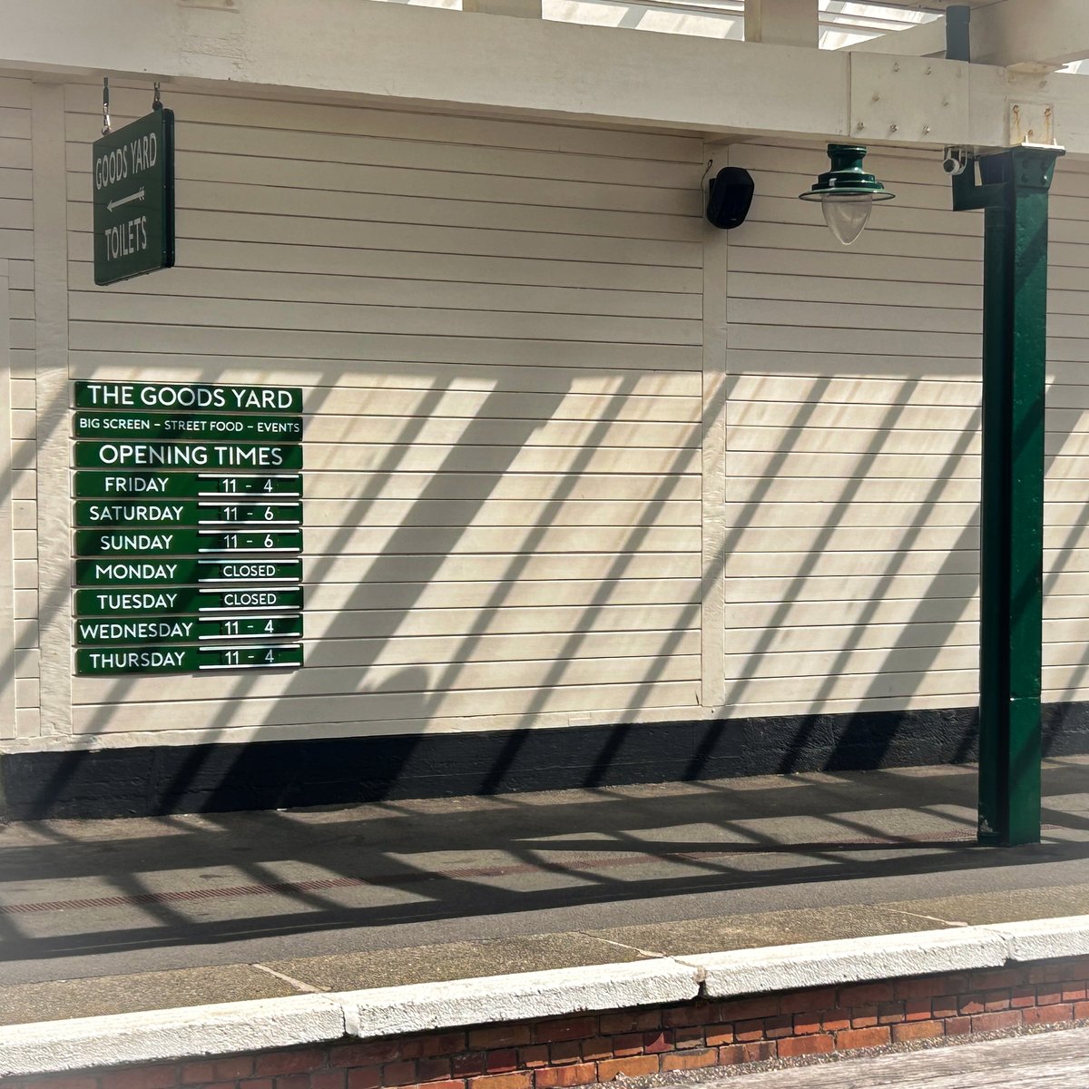 print_cc's tweet image. Freshly installed at Folkestone Harbour! New modular opening times board for The Goods Yard clear, smart &amp;amp; super easy to update with slide-in panels. Weekends of street food, big screen &amp;amp; events just got easier to plan Looks sharp in the sunshine too ☀️#Folkestone #HarbourArm