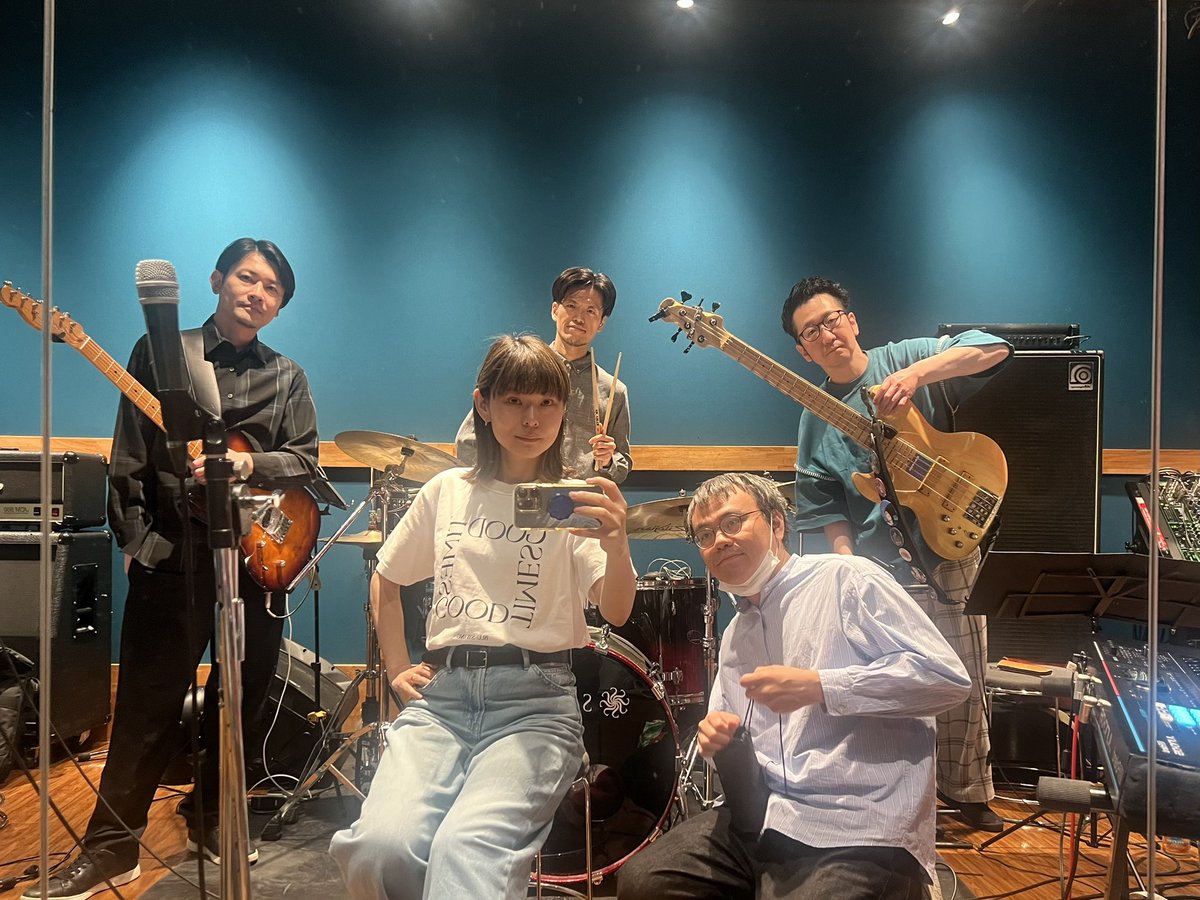 『GOODTIMES』New Tシャツ✨

ライブ会場にて販売中です。
ぜひ会場でチェックしてみてください！

（身長163cmでM着てます☺️）

『GOODTIMES』JAPAN TOUR
【愛知】5/5(火) 名古屋JAMMIN’
【大阪】5/6(水) 心斎橋CONPASS
【福岡】5/17(日) 天神graf

FINAL
【東京】10/17(土) 渋谷WWW X

#bluswing