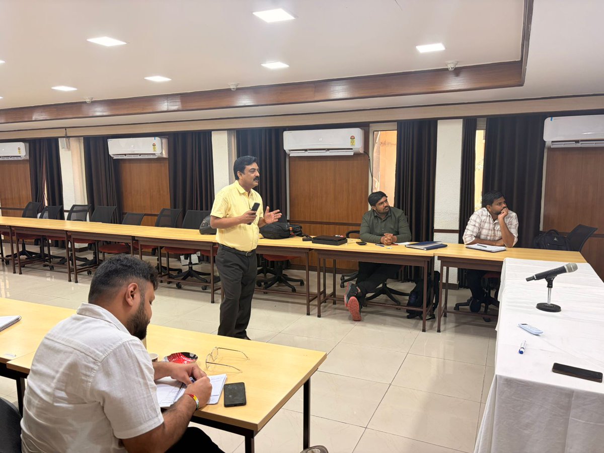 NIHFWofficial's tweet photo. Final-year MD (Community Medicine) students from VMMC &amp; Safdarjung Hospital visited the National Institute of Health and Family Welfare (NIHFW), New Delhi, for an immersive orientation programme designed to bridge academic learning with real-world public health practice. https://t.co/UCYXax8x5T