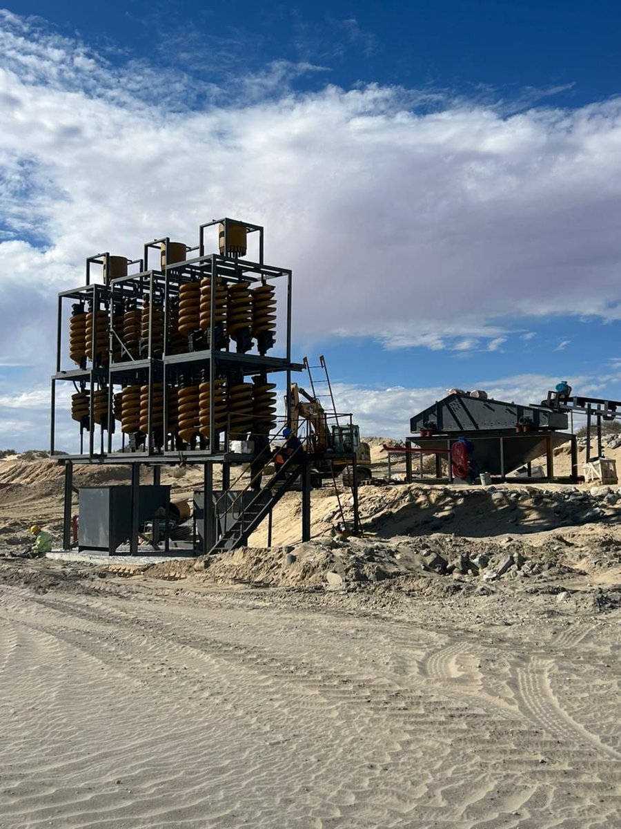 KazeraGlobalInv's tweet photo. Work continues on-site as installation of spirals progresses. #KZG #HMS https://t.co/Y4dHpl2zxq