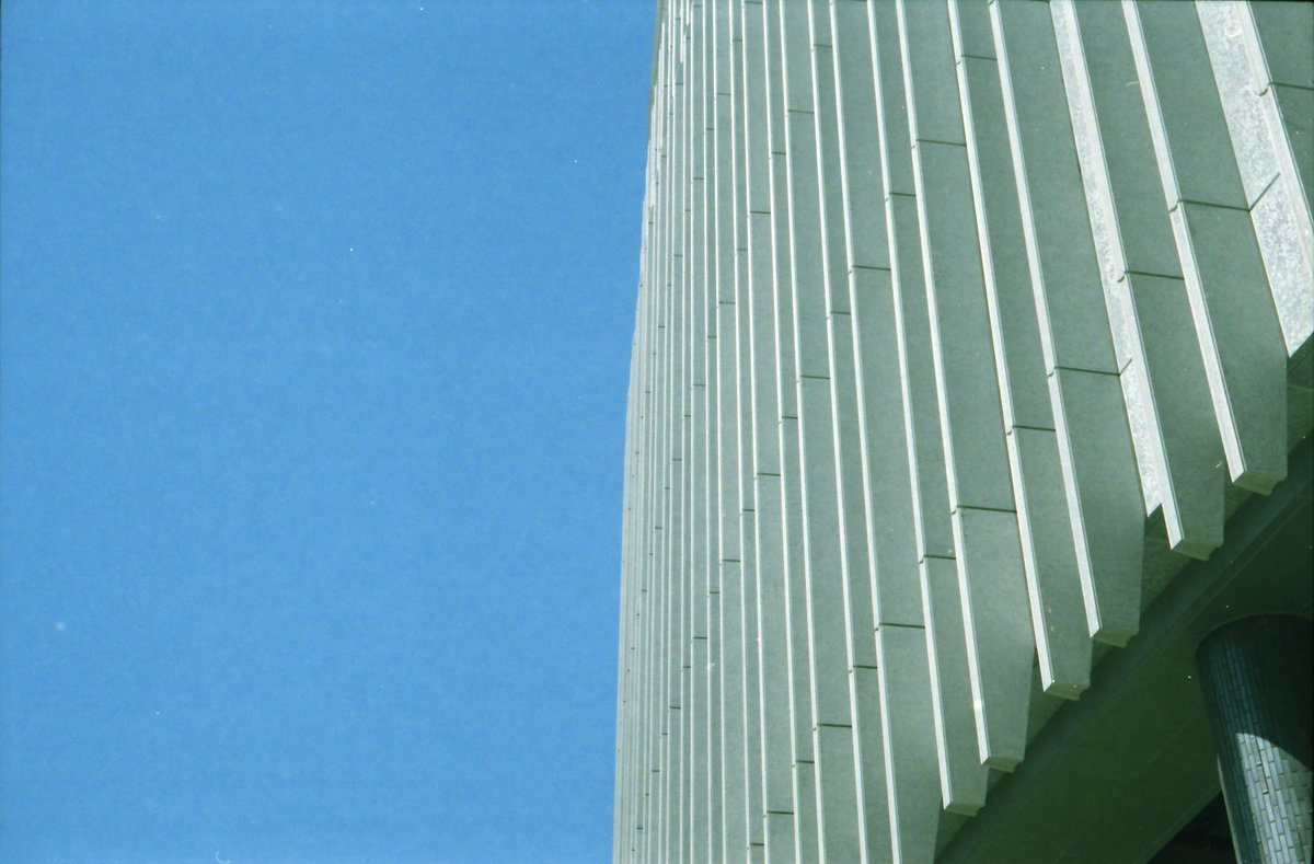 tukumo99photo's tweet image. 大阪の写真が多いです
関東に行ったことがないです...(修学旅行では行った)
#カメラ好きな人と繋がりたい #monochrome #写真好きな人と繋がりたい