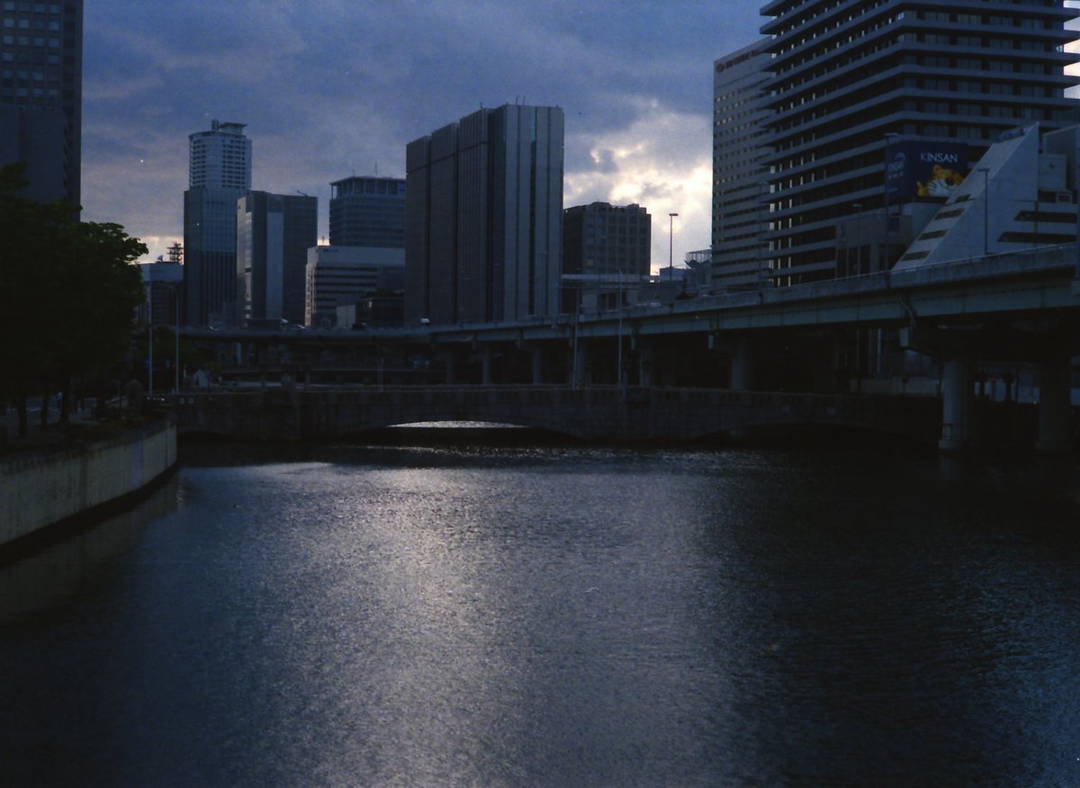 tukumo99photo's tweet image. 大阪の写真が多いです
関東に行ったことがないです...(修学旅行では行った)
#カメラ好きな人と繋がりたい #monochrome #写真好きな人と繋がりたい