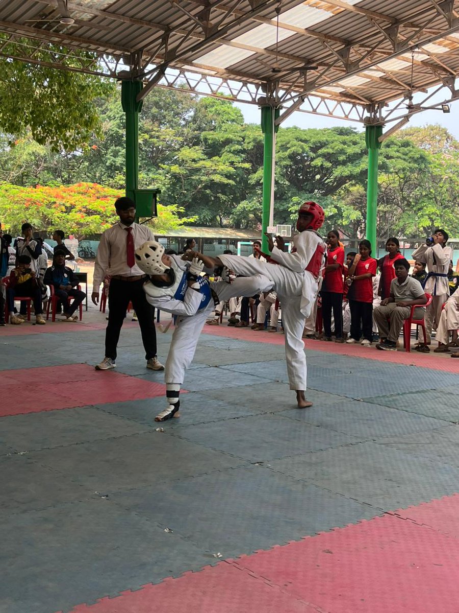 KvrwfY's tweet image. Fear is not an option when you have Taekwondo by your side #ConfidenceBoost
Day 2-
Glimpses of Taekwondo-Boys In Regional Sports Meet at #kvrwfyelahanka #kvrwf #taekwondo #kvrobengaluru #kvians #kvregionalsportsmeet #KVS