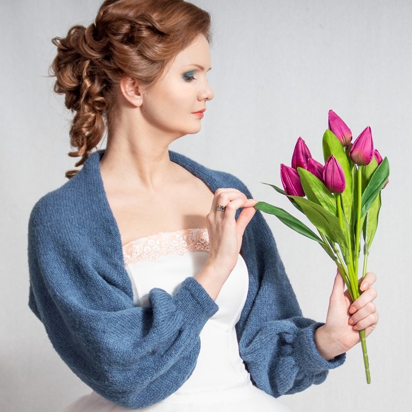 SuperSoftKnits's tweet image. Soft  alpaca silk bolero 💙   Lightweight warmth for brides or special occasions — handmade elegance.   #BridalBolero #Handmade #AlpacaSilk #Knitwear #WeddingStyle 

etsy.me/3kUfkx3