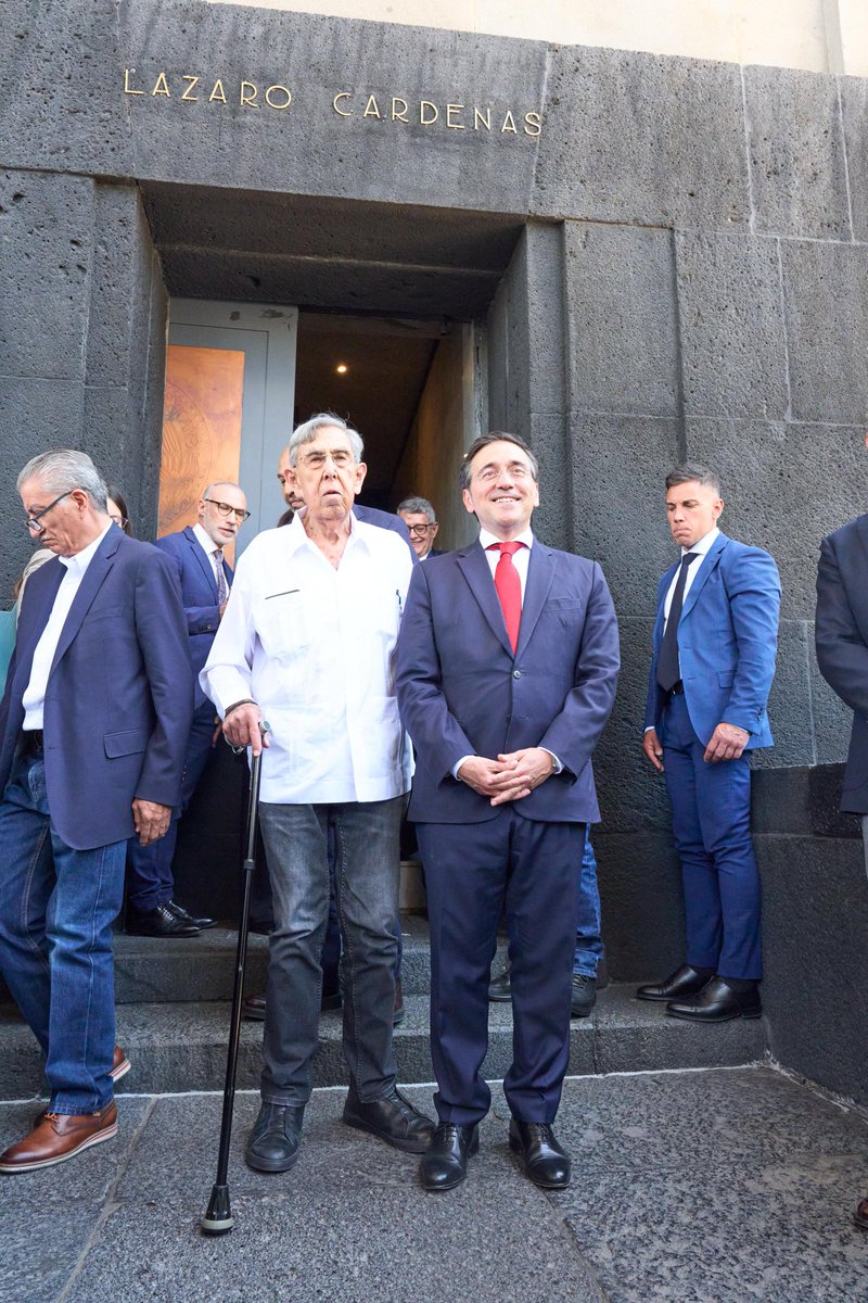 José Manuel Albares tweet media