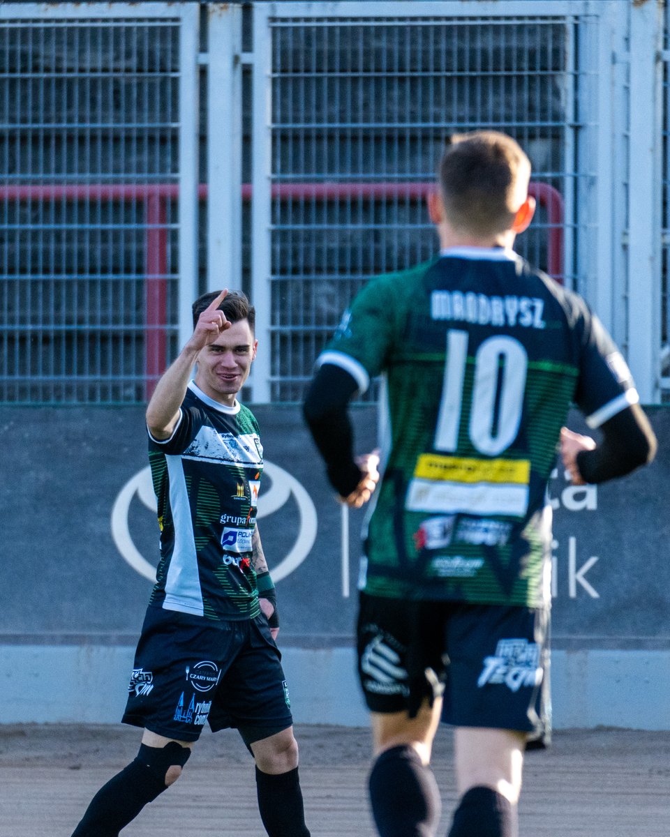 _ROW1964Rybnik_'s tweet photo. No działo się wczoraj! 🔥 @Kuuczii  x4, Herman x2, @P_Mandrysz  x4 asysty! W majówkę odpoczywamy, ale 9 maja wracamy z Rozwojem Katowice. Nie może Was zabraknąć! 💚🖤 Bilety 👉 https://t.co/BE8cHA5exT https://t.co/n1kz86kdXw