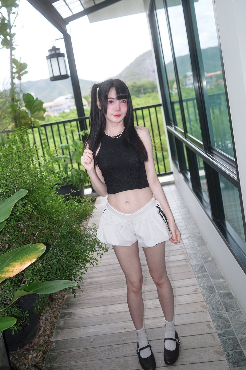 somsomwrs's tweet photo. 🖤✨ https://t.co/MXyEWtyqCi