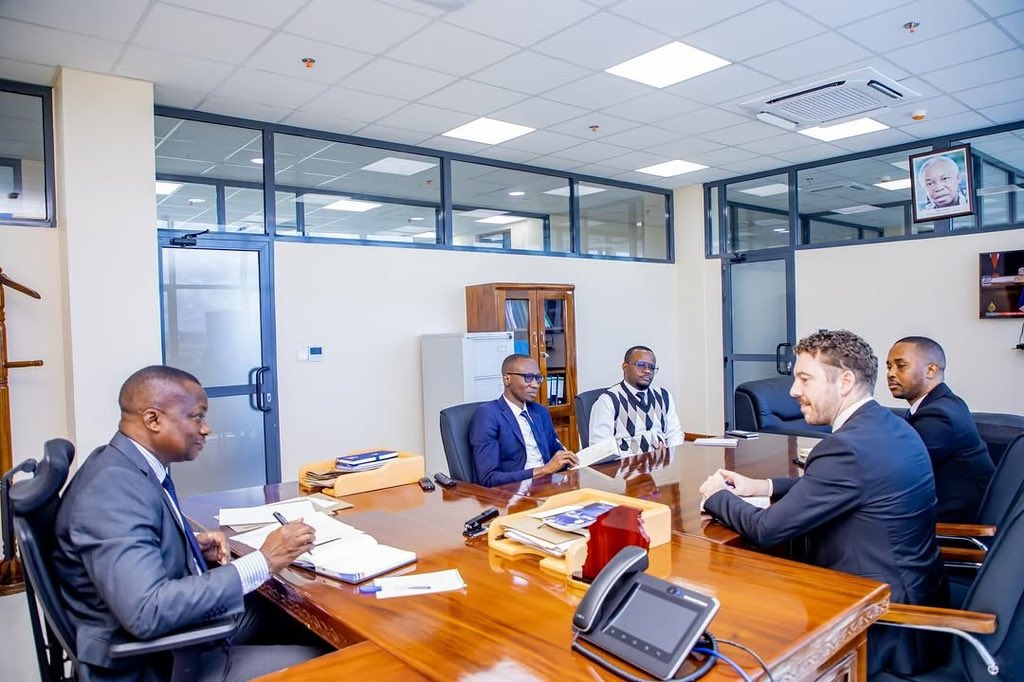 NZinSouthAfrica's tweet photo. Great conversation with Acting PS Wambuya of 🇹🇿 Ministry of Industry and Trade yesterday on current bilateral trade (highlighting 🇳🇿🚜⚙️, and 🇹🇿☕️), mutual priorities in the WTO, and opps for future collaboration to support the multilateral trading system @MFATNZ @mfa_tanzania https://t.co/kDpaZIVnzV