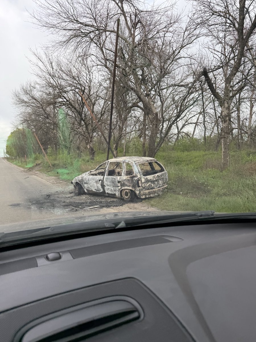 Друзі, на фото - спалена російським дроном автівка в 40 км від лінії фронту. Активність ворожих FPV величезна.

Прошу вас закинути на детектори дронів для воїнів 24 бригади - ці штуки рятують життя.

За суму, кратну 500 грн, участь в розіграші Стімдека: send.monobank.ua/jar/97w8Rc63D8