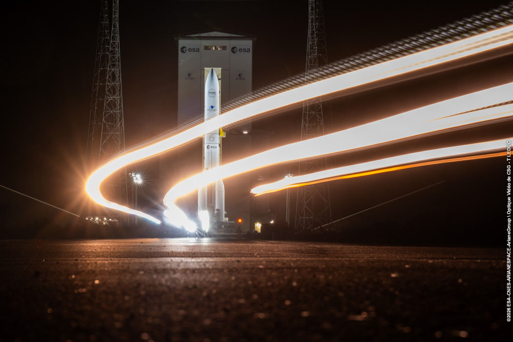🚀 Retrait du portique mobile d'Ariane 6 il y a quelques heures.

#VA268