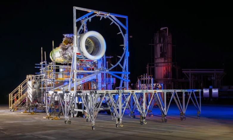 Hispaviacion's tweet image. ✈️ @RollsRoyce y @easyJet completan con éxito las pruebas del Pearl 15, el primer motor de hidrógeno probado a plena potencia de despegue en la NASA. Un paso gigante hacia las emisiones cero. 🌍
hispaviacion.es/exito-en-las-p…

#Aviation #Hydrogen #Sustainability #RollsRoyce #easyJet