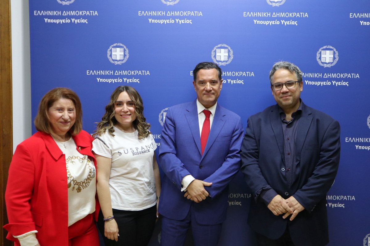 YpYgGR's tweet photo. O Υπουργός Υγείας @AdonisGeorgiadi συναντήθηκε με την Πρόεδρο Συλλόγου Δριβριωτών Αθήνας, κ. Ηλιάννα Γατσούλη και τον Αντιπρόεδρο κ. Διομήδη Τόλιο για την αναβάθμιση των υγειονομικών υπηρεσιών στην Λάμπεια Ηλείας https://t.co/Hnofsz2vlr