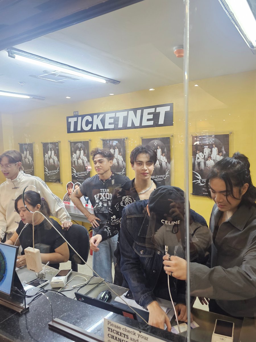 Manila Concert Scene tweet media