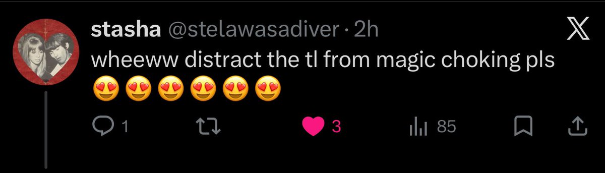 jaydluvaa's tweet photo. The way they’re tethered even while showering me with love #wow #realoomfs https://t.co/mSfLyVQIx8