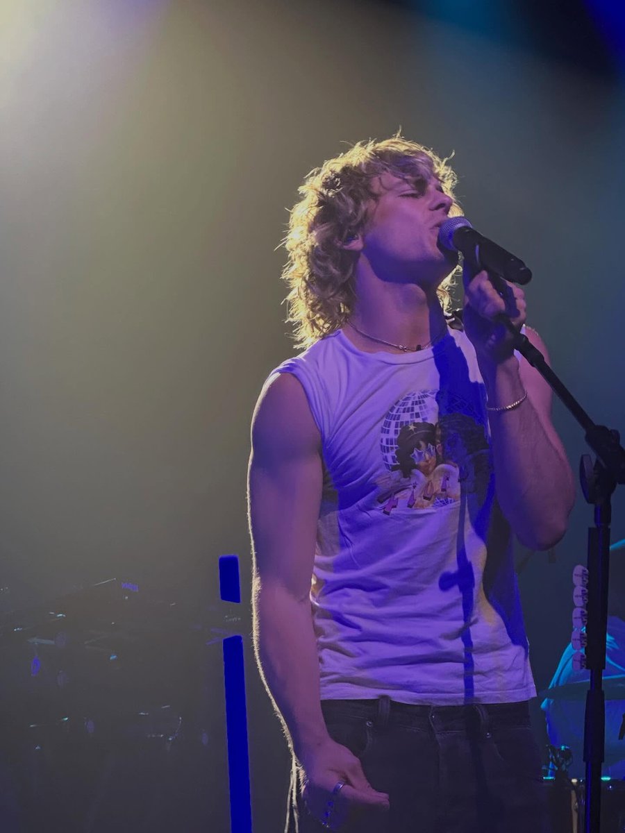 Ross Lynch News tweet media