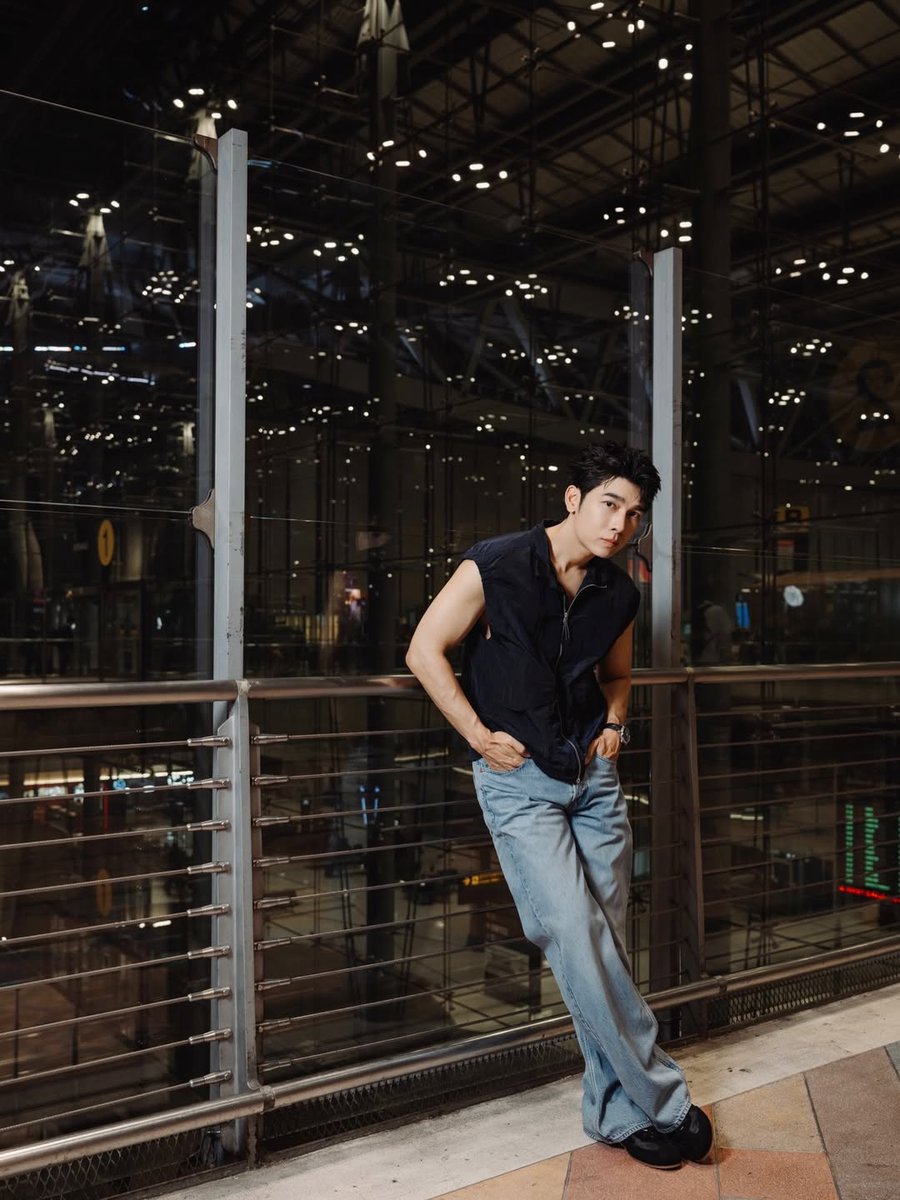 MewSuppasitArg's tweet image. — IG Mew Suppasit 

Ⓜ️ : Look de aeropuerto, listo para vivir la energía de Filipinas con @hm Essentials. Nos vemos allá!

#StellaMcCartneyHM 
#HM #HMThailand #HMThailandxMEW
@MSuppasit #MewSuppasit