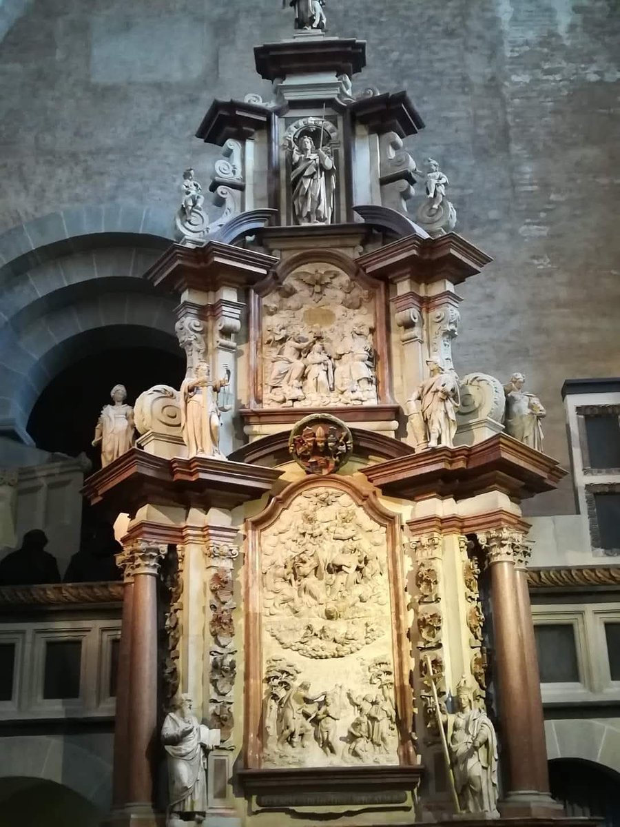 skymanuelima's tweet photo. A Catedral de Tréveris, dedicada como Catedral de São Pedro, é uma catedral na cidade de Tréveris, Alemanha.Trata-se da mais antiga igreja da #Alemanha, sendo que a atual catedral incorpora os restos de uma antiga igreja do século IV. #Catedral_de_Tréveris #Tréveris #Trier https://t.co/GVbcbyxOPW