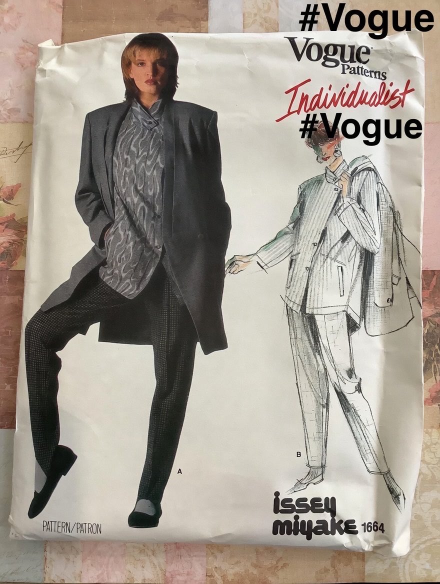 WatsonsVintage's tweet image. We’re going back to the 80s this #ThrowbackThursday We have some AMAZING 1980s nostalgia in our Emporium Etsy.com/Shop/WatsonsVi… from #CareBears to #Vogue and everything in between! Pop in and take a step back in time with us today. 🤗🛍️📚💝🕺