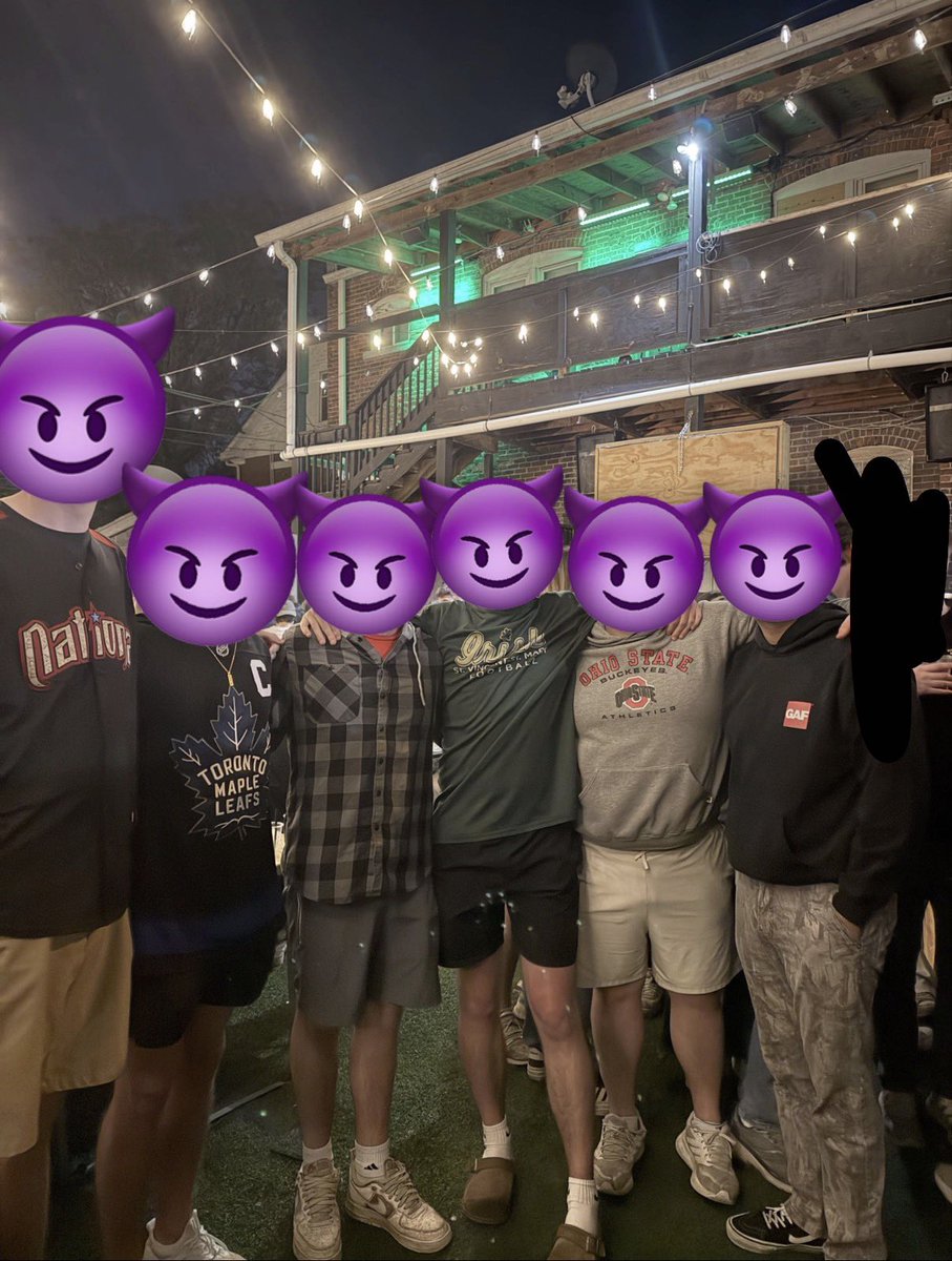 Funemployment4L's tweet photo. @TavienSt @pball560 @gooner4L6769 @burntbenj  @gooner4L6769 +1 burner meet and greet https://t.co/CBU0eQhEQ5