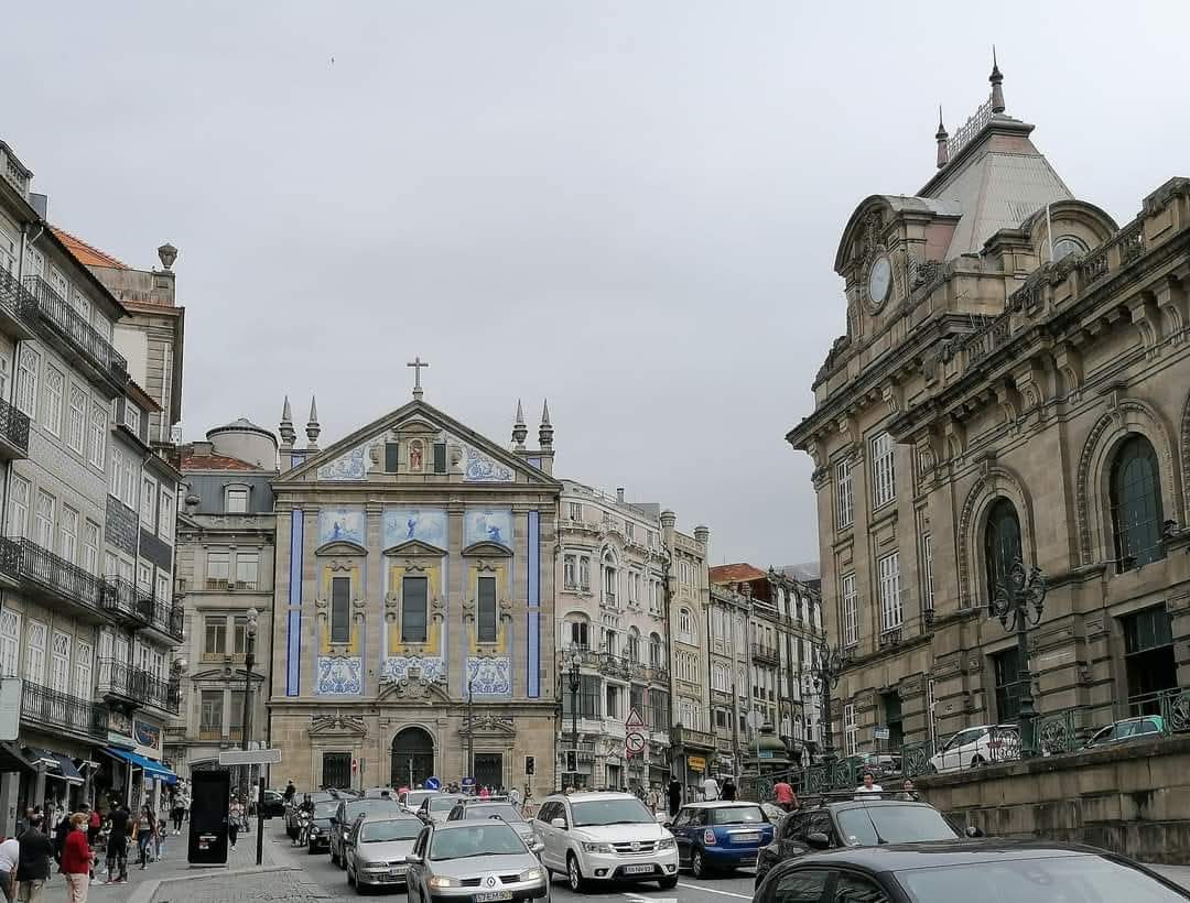skymanuelima's tweet image. A cidade do #Porto é para conhecer caminhando, curtindo ao máximo suas ruas estreitas cheias de história e nostalgia. Cidade de espírito cosmopolita, o Porto tem sido reconhecida internacionalmente como um destino a descobrir e é uma escolha preferencial para muitos turistas. 🇵🇹