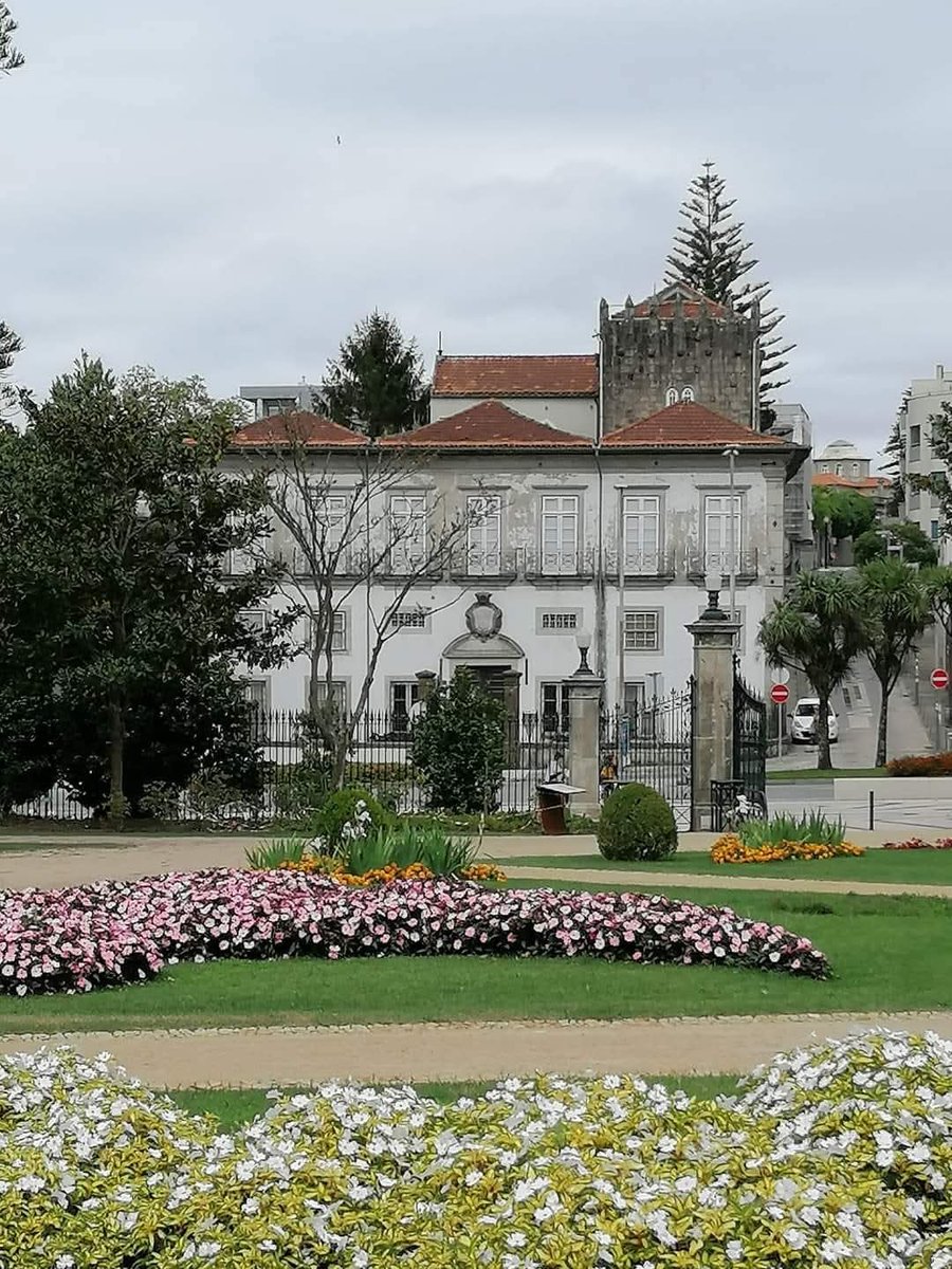 skymanuelima's tweet image. A cidade do #Porto é para conhecer caminhando, curtindo ao máximo suas ruas estreitas cheias de história e nostalgia. Cidade de espírito cosmopolita, o Porto tem sido reconhecida internacionalmente como um destino a descobrir e é uma escolha preferencial para muitos turistas. 🇵🇹