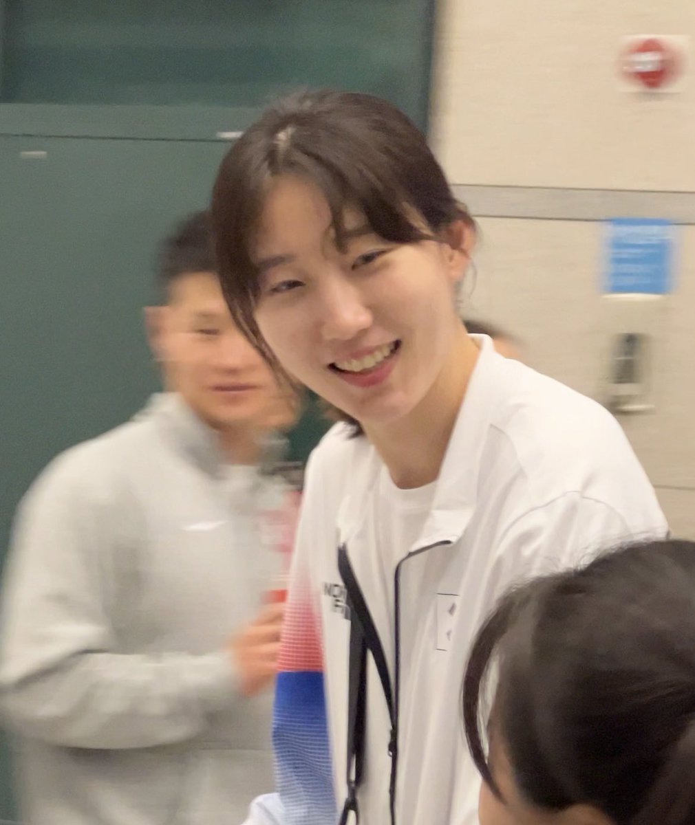 ε๑팔공๑з tweet media