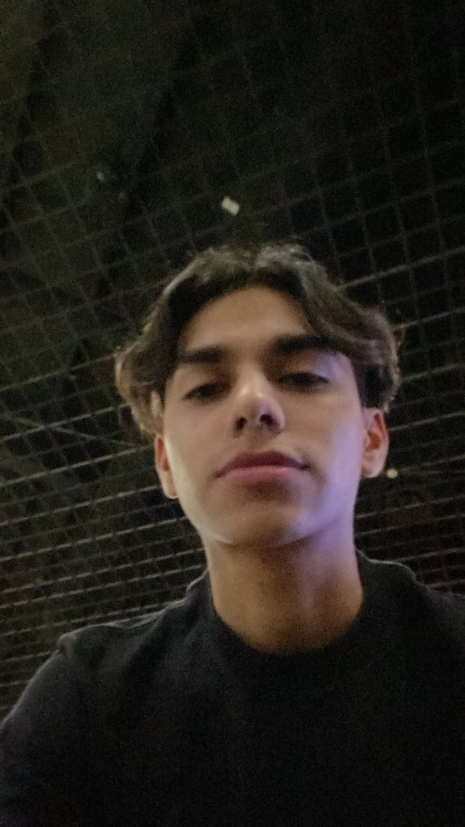 Twoandreey's tweet photo. 🧑🏻‍🦲? https://t.co/gqvZfyqe7M