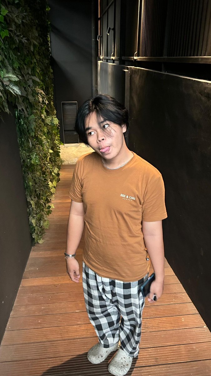 pretybboy tweet media