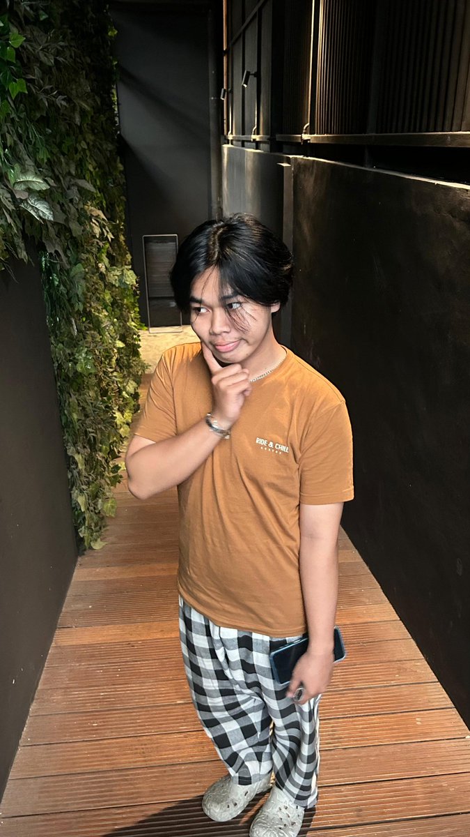 pretybboy tweet media