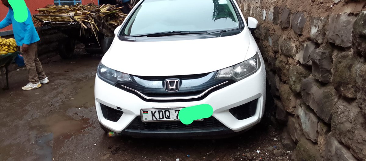 Kitisuru_Motors's tweet photo. 2017 HONDA FIT HYBRID 
999K NEGOTIABLE 
THIKA ROAD @Ackermann010 @DerrickUdu55582 @gari_za_kenya_ @OngechaLeah1234 @Hey__Z @MsafiriVans @swiftmikes https://t.co/Kk6a2YT5UP