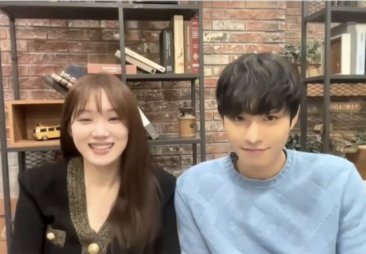 SaySomethingSyd's tweet photo. I just know their love language is physical touch, because the concept of personal space is foreign between them.
You don’t force this thing. 💞
#AhnLee #LeeSungKyoung #LeeSungKyung #AhnHyoSeop https://t.co/9Sw79wxXW2