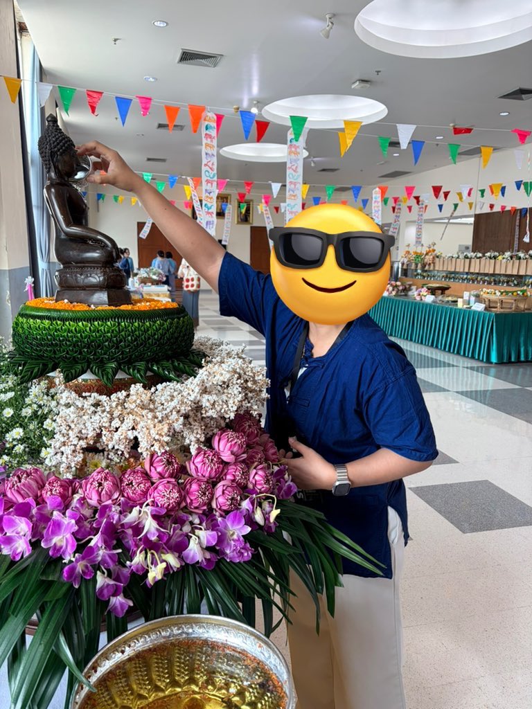 𝔽𝔸ℝ ℕ 𝔸𝕎𝔸𝕐 tweet media