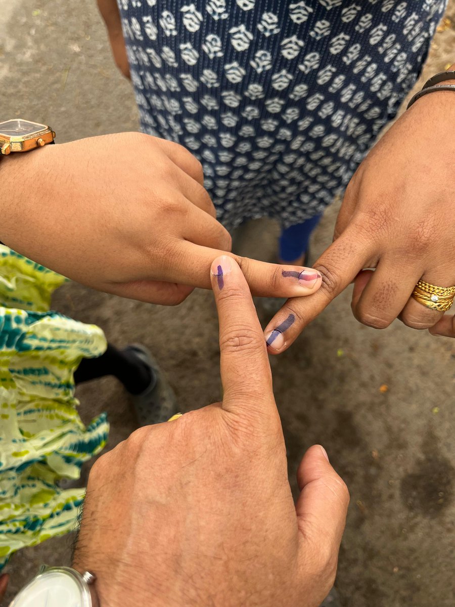 18Magicalsri's tweet photo. मतदान ☝🏼🗳️ 
.
.
.
#vote2026🗳✅️ #statelegislativeassemblyelection
#celebratingdemocracy 
#inkedup #29April2026 https://t.co/Z49BjWjTns