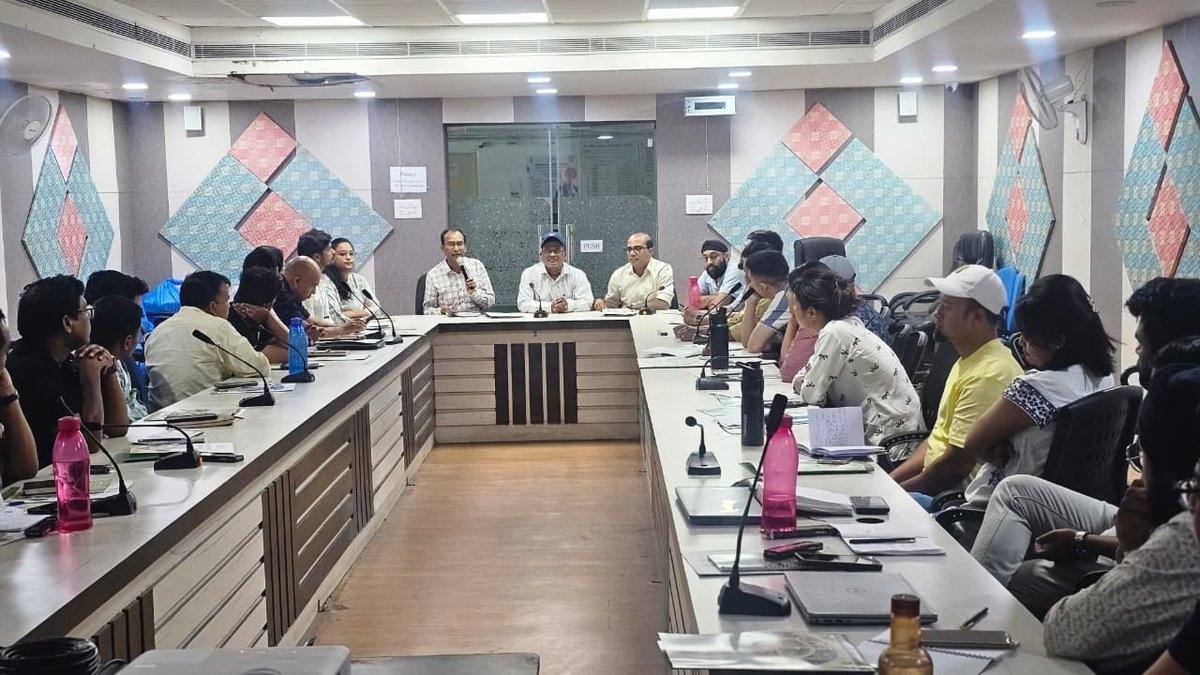 onlineJSLPS's tweet photo. Strengthening Livelihoods through Cross-State Collaboration!
A delegation from Meghalaya visited Jharkhand on 28–29 April to learn about the implementation of the #Phulo_Jhano_Ashirwad_Abhiyaan #PJAA and #Jharkhand_Samaveshi_Aajeevika_Yojana in Simdega, Gumla, and East Singhbhum districts. The team interacted with #SHG women, community cadres, and key stakeholders, and held discussions with JSLPS district leadership to understand on-ground execution.
The visit concluded with a debrief at the State Office chaired by the COO, JSLPS and SPC–PVTG & UP Development, where the delegation shared key learnings and expressed interest in adopting similar approaches in Meghalaya.
@MoRD_GoI @DAY_NRLM
@HemantSorenJMM @DipikaPS
@thenudge_in