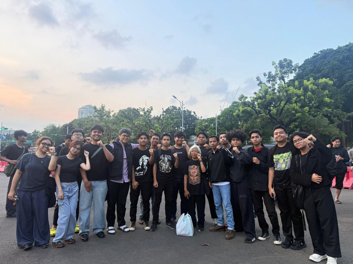 sumarsih11 tweet media