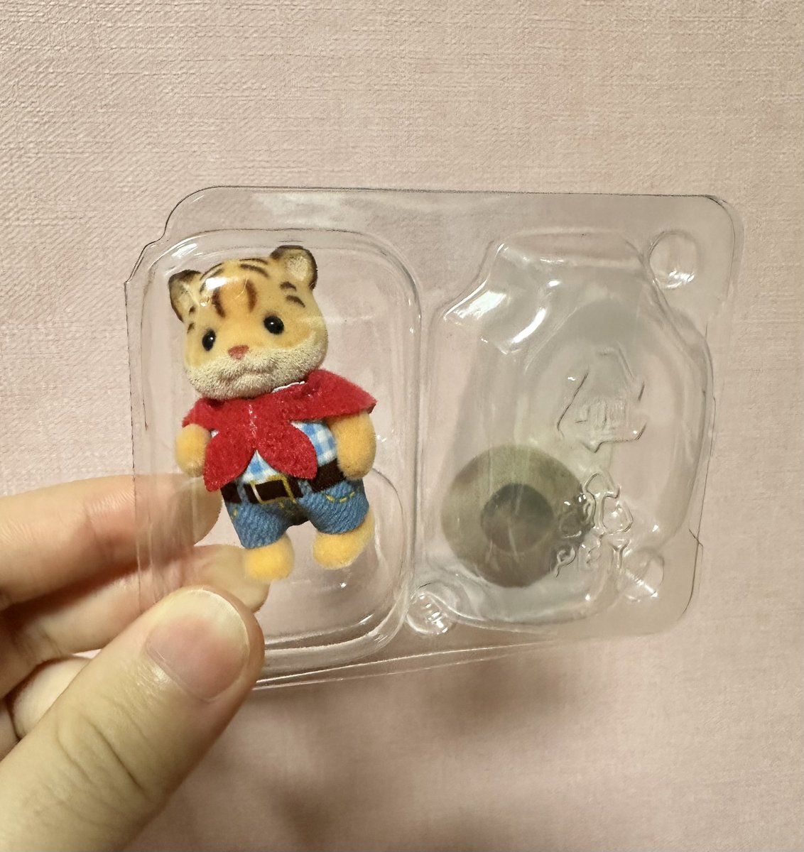 justdoit030's tweet image. 실바니안 아기 어드벤처 호랑이 양도합니다!🐯
• 가격: 3.2 (32,000원)
• 상태: 미개봉 (블리스터 포장)
진짜 실물이 오천배쯤 더 귀여운데 사진에 다 안 담기네요🥺 실물깡패 보장합니다!
🚛 오늘 바로 택배 접수 가능! (일반/CU반택 O) 구매 원하시면 편하게 DM 주세요!💌
#실바니안장터 #실바니안