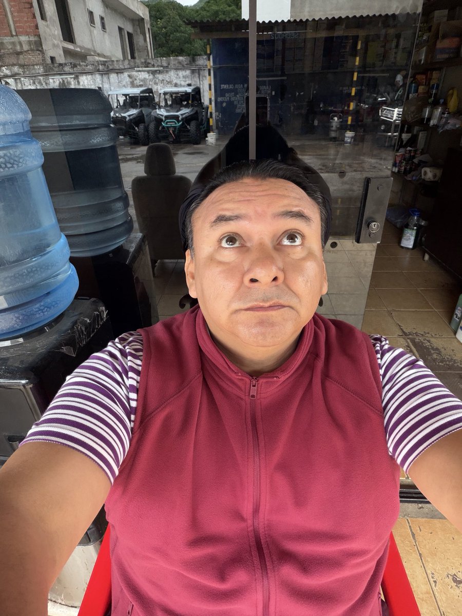 LIMBERZAO's tweet photo. Feliz previa del Día del Trabajo https://t.co/2Z78NqWtVp