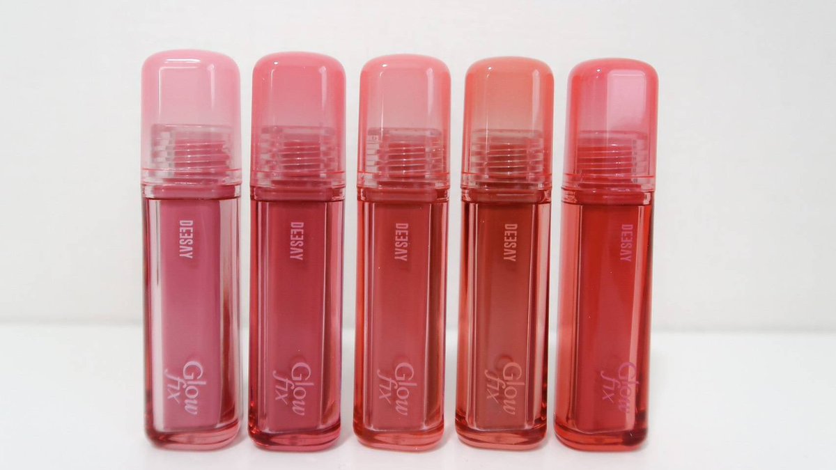 jellllnrr's tweet photo. โดนตกเต็มๆ DEESAY GLOWFIX LIP STAIN ลิปกลิ้งแก้วที่ฉ่ำวาว แต่ติดทน กินน้ำแล้วไม่ติดแก้วเลย เนื้อบางเบา ปากอิ่มฟู สุขภาพดี ไม่ตกร่อง เติมระหว่างวันก็ยังสวย

เลิฟสุด 02 หวานละมุน & 05 ขับผิว หน้าสว่างขึ้นทันที ใครหาลิปฉ่ำๆ แต่เอาอยู่ทั้งวัน ตัวนี้คือต้องลอง!

#ลิปกลิ้งแก้ว #ลิปดีเซ้ย์ #DeesayClearCrushGlowfixLip #ลิปทินท์ติดทน