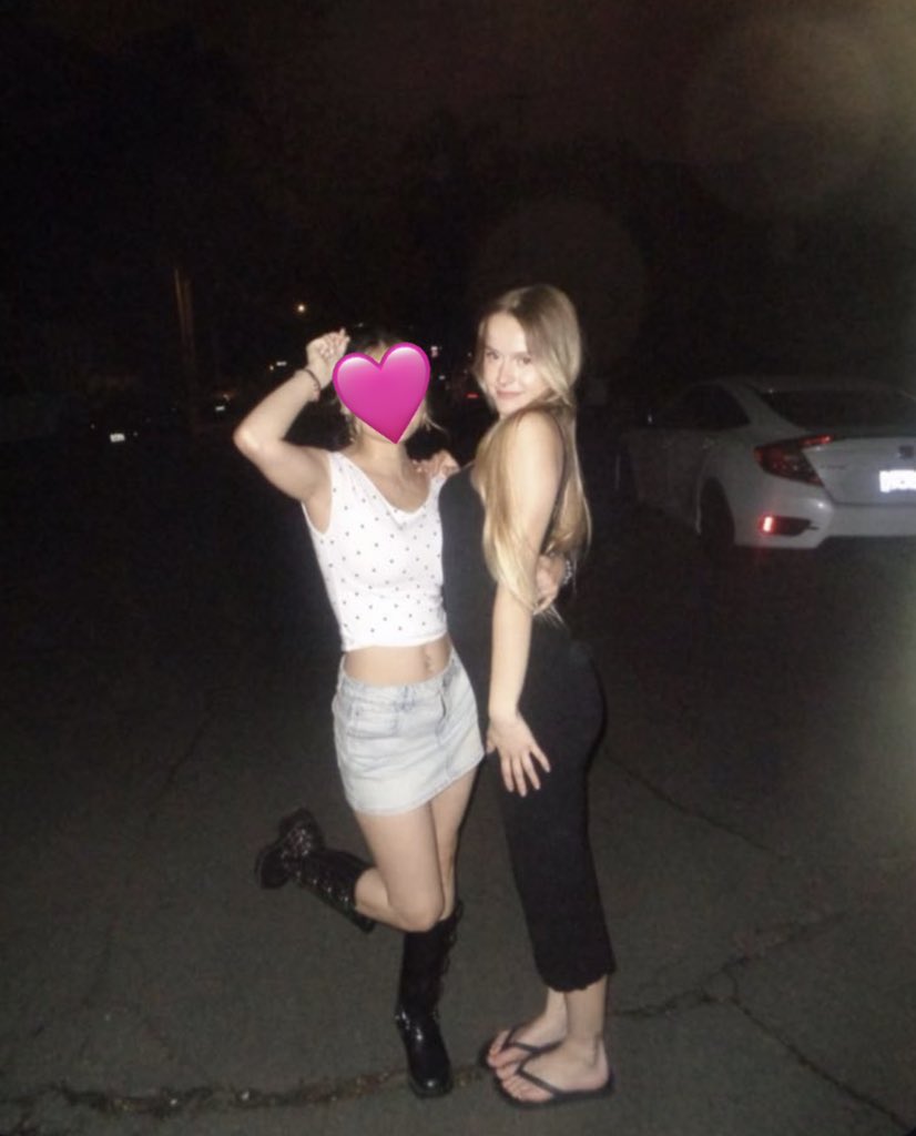 GoddessMeara's tweet photo. guess who

paypig findom finsub https://t.co/9lTbTrJsvT