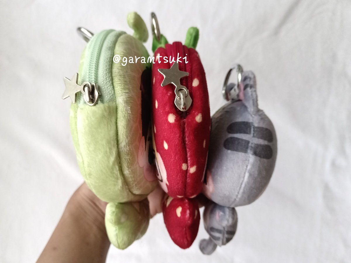 🍎 Sample Pouch &amp; Plushie Keychain
Haikyuu, Windbreaker, Plave

#CF22

- pouch plave sizenya sedikit lebih besar dari HQ &amp; WB
- perbedaan ukuran bisa dilihat di foto