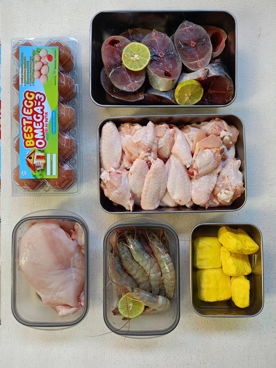 fullwijsmanII's tweet photo. Gantian nyetok protein hari ini.
Ngga nyetok banyak, biar ngga ngendon lama lama di freezer
Belanja segini kayanya tadi habis sekitar 160an deh lumayan bisa 2-3 hari segini mah 😆 https://t.co/SyH5P3jxOr