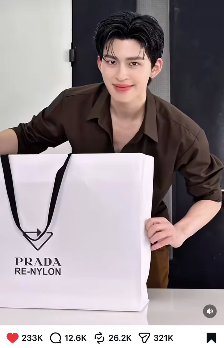 PRADA ビキニセット　Ｌsize 時期ハズレの為、お安く致しました❤️ 2022年1月16日、ミラノ:ダムソン・イドリスがプラダFW22メンズウェアの