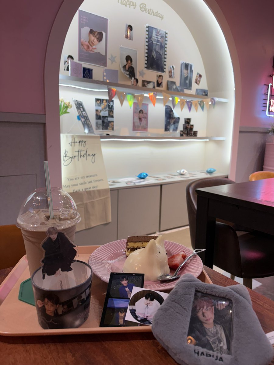 lunecarat's tweet photo. 📍CAFE ON☕
お店もとても可愛くてはるあくんもかっこよくて可愛くて幸せ空間でした💞
うさぎのプリン可愛すぎた🤦‍♀️

#CafeOn
#エンティーム #앤팀
 #HARUA #andTEAM_HARUA
#HAPPY_HARUA_DAY
#HARUA_21st_HBD https://t.co/5AQzGQ6HHK