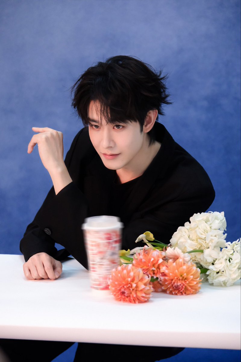 — bemymoon,’. tweet media