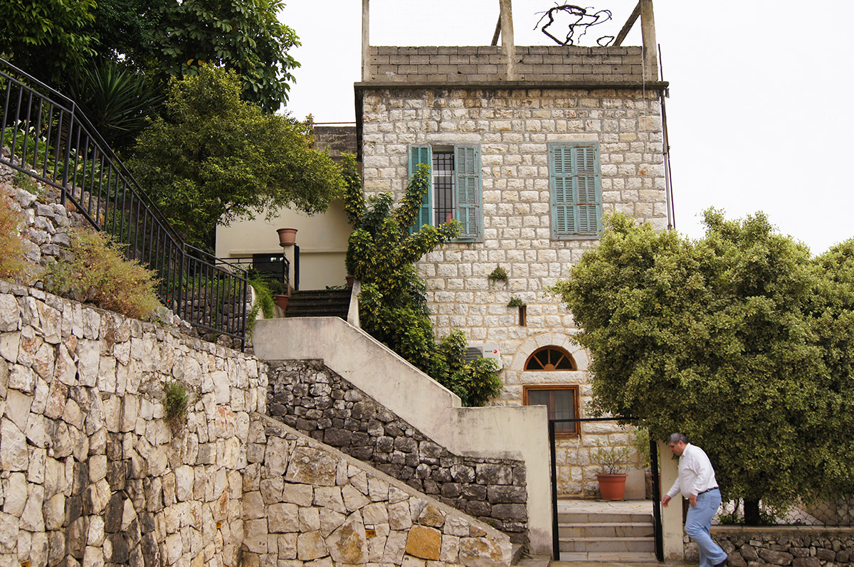onefineart's tweet image. Ready... will be visiting Our Lady of the Annunciation Church and Monastery - سيدة البشارة, Sahel Alma, Kesrwan, Lebanon, Darb el Sama... ready!
lebanonpostcard.com

#lebanon #ourlady #church #monastery #annunciation #virginmary #darbelsama #kesrwan