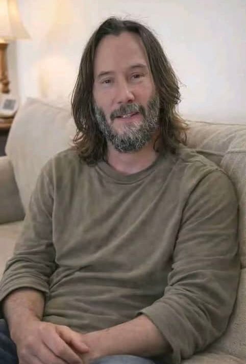 KeanuReevesKRV's tweet image. Hey everyone ❤️
Wishing you all a peaceful night and sweet dreams. Thank you for the love you keep giving.
Rest well, stay strong, and know I’m grateful for you.
Goodnight fam.
— Keanu
#Goodnight #SweetDreams #Grateful #LoveYouAll