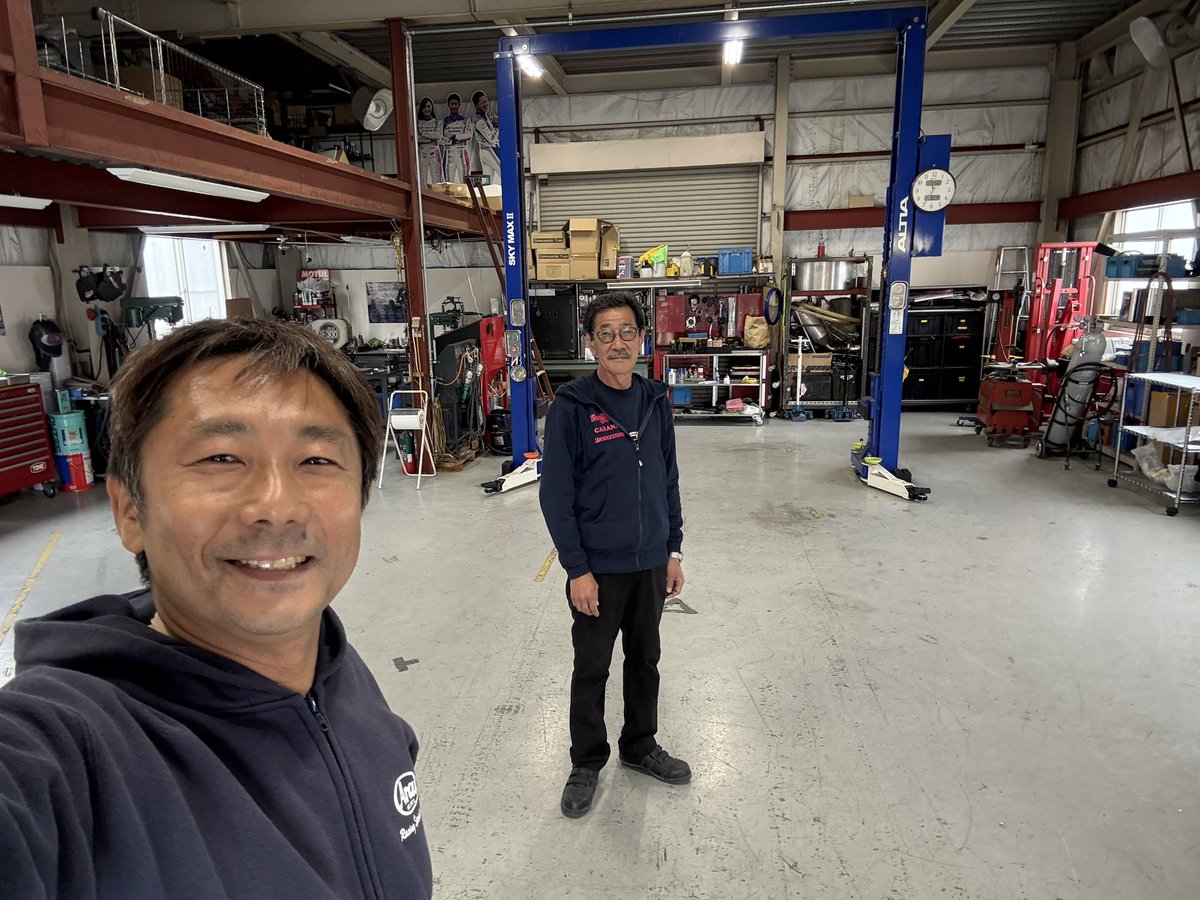 今日は佐野組事務所へ(笑)
8耐の時は耐久機材をごっそりお借りしたり、いつも色々ありがとうございます(^^)