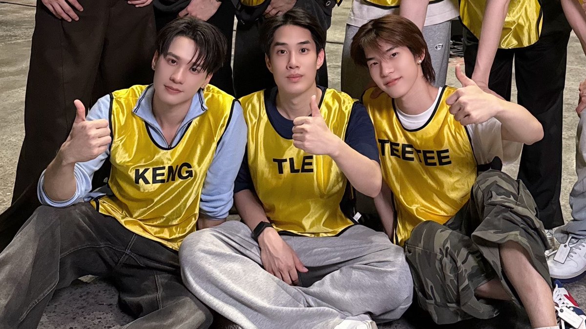 | ̶G̶R̶A̶V̶I̶T̶Y̶ ̶ | tweet media